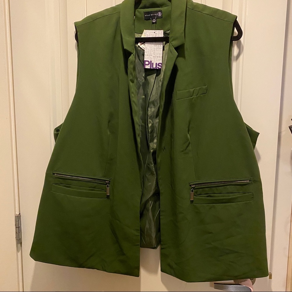 New with tag Ryan Wythe vest green